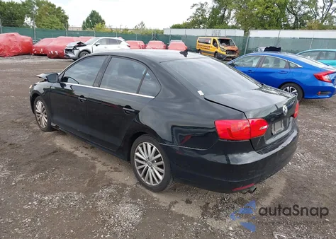 2013 Volkswagen Jetta 2.5L Sel z USA, uszkodzony, nr VIN 3VWLP7AJ2DM378295